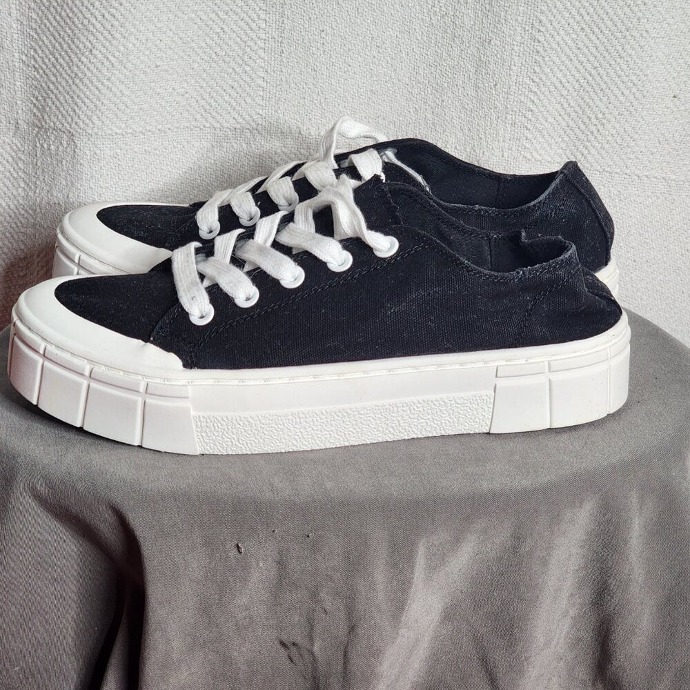 Mad Love Target Black White Cloth Rubber Sole 50% Recycled Fran Sneaker Size 10 - Picture 6 of 16